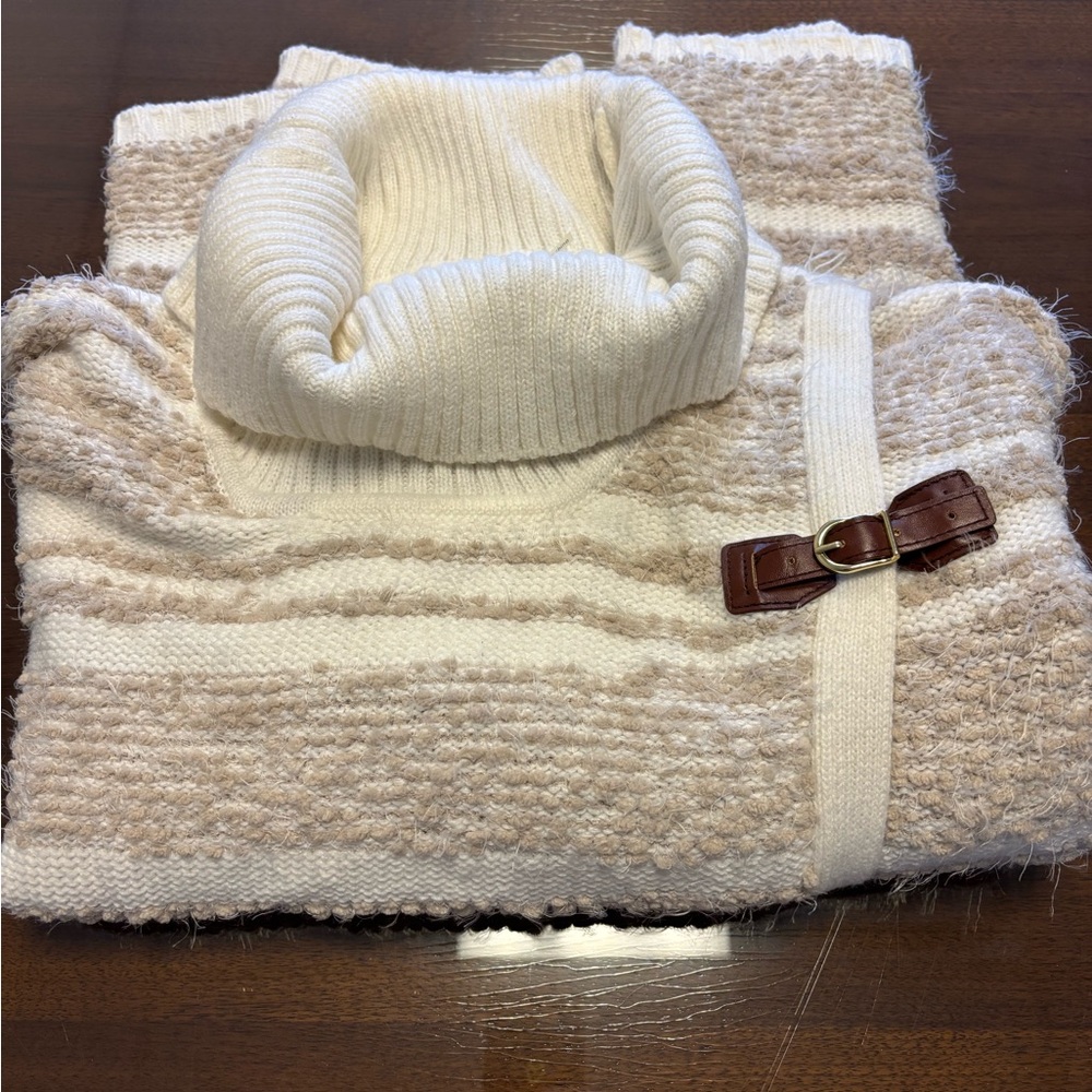 Calvin Kline wrap/sweater
Beautiful and soft